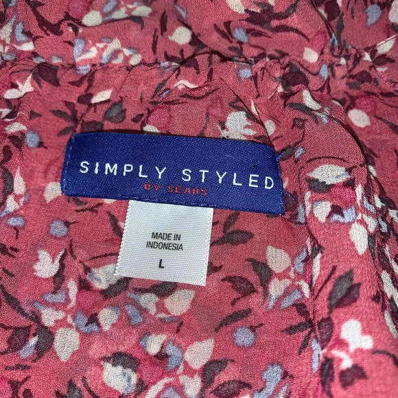 Simply styled ruffled neck blouse size L. NWT - Picture 4 of 8